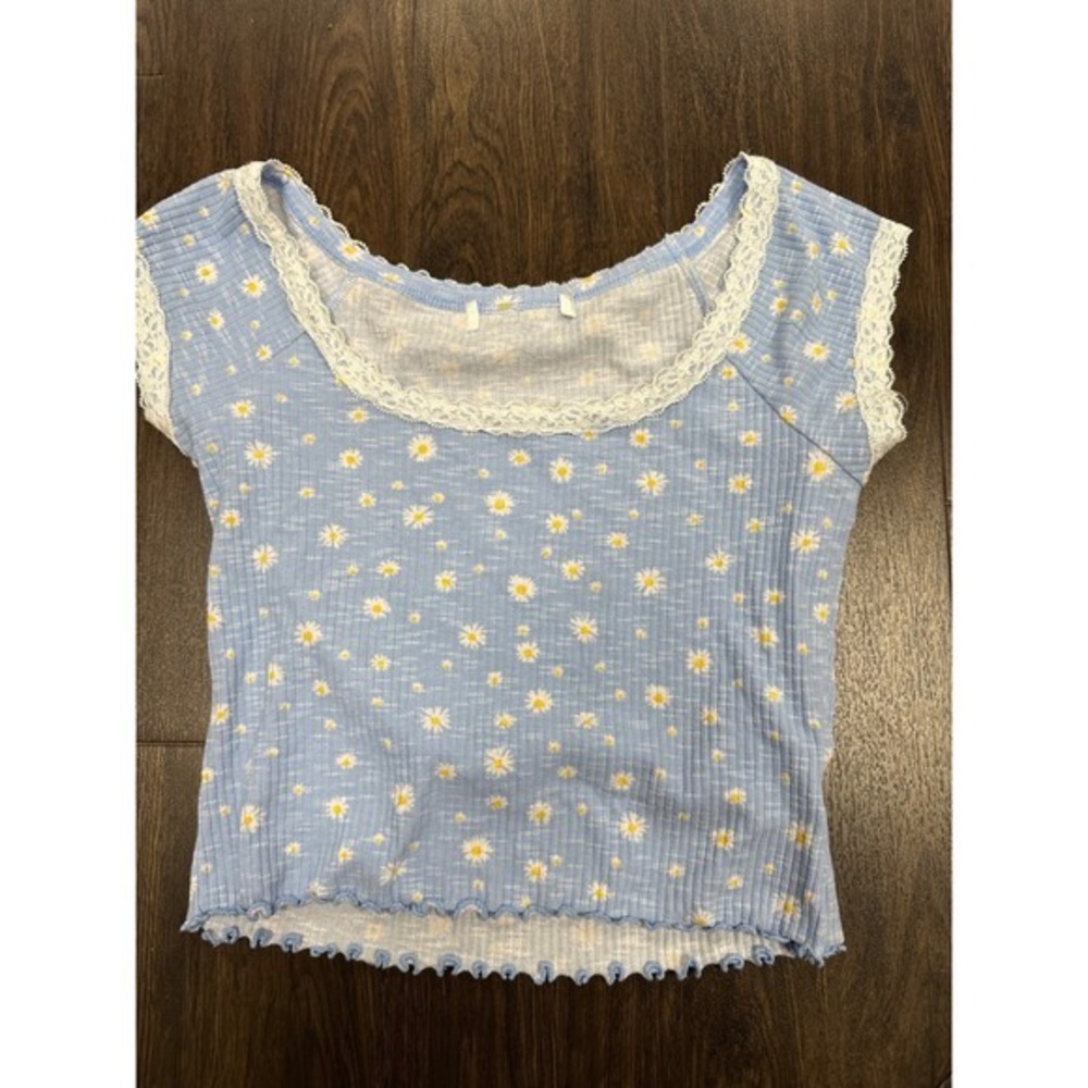Wild‎ Fable Blue Daisy Lace Trim Baby Tee – Coquette / Y2K Style